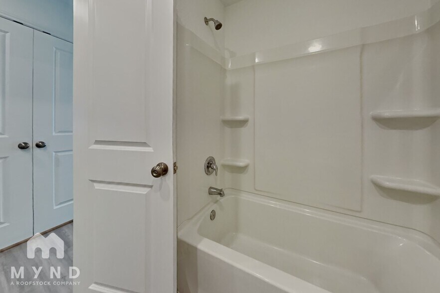 Building Photo - 9928 Wye Ml