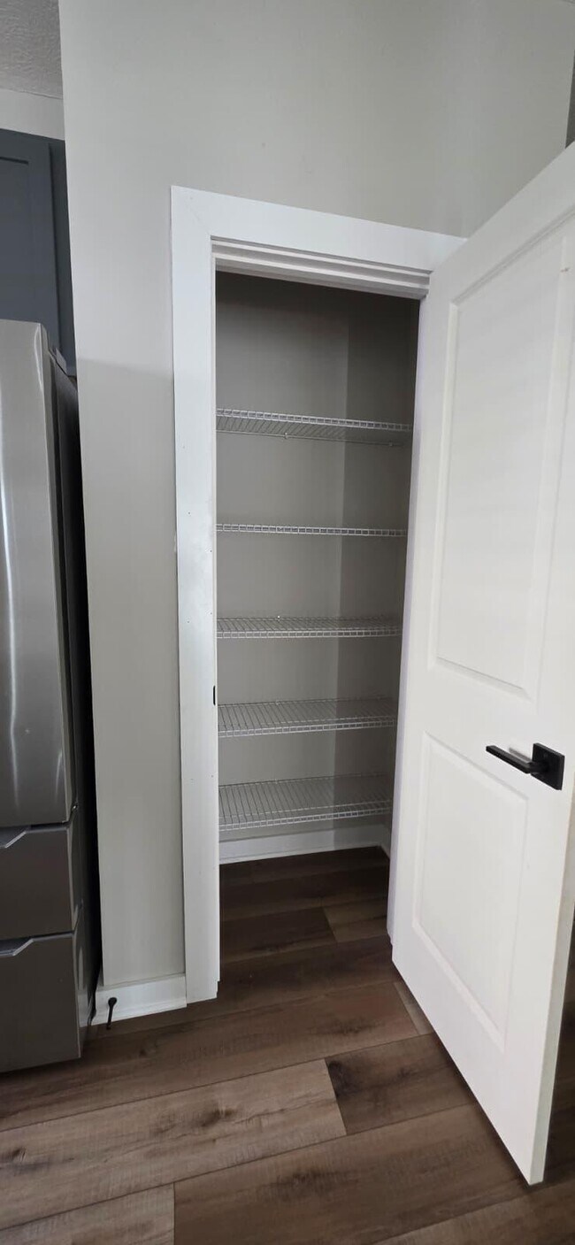 Building Photo - 566 Rochdale Run