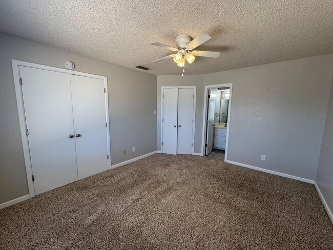 Building Photo - 121 Troy Ave