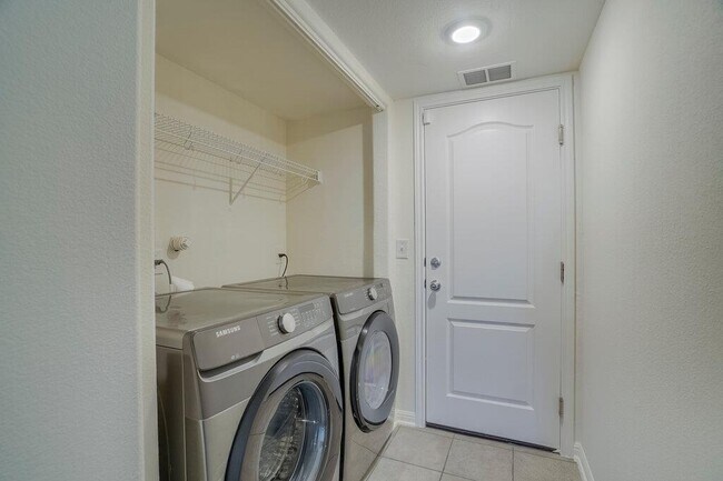 Building Photo - 576 Ferrule Dr