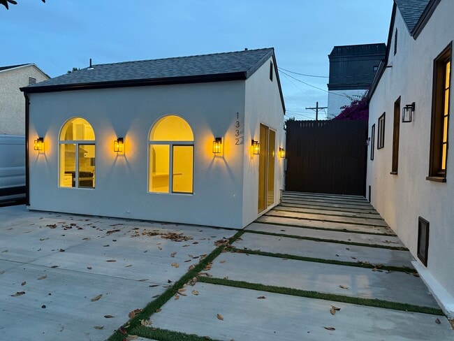 Building Photo - Burnside Residences