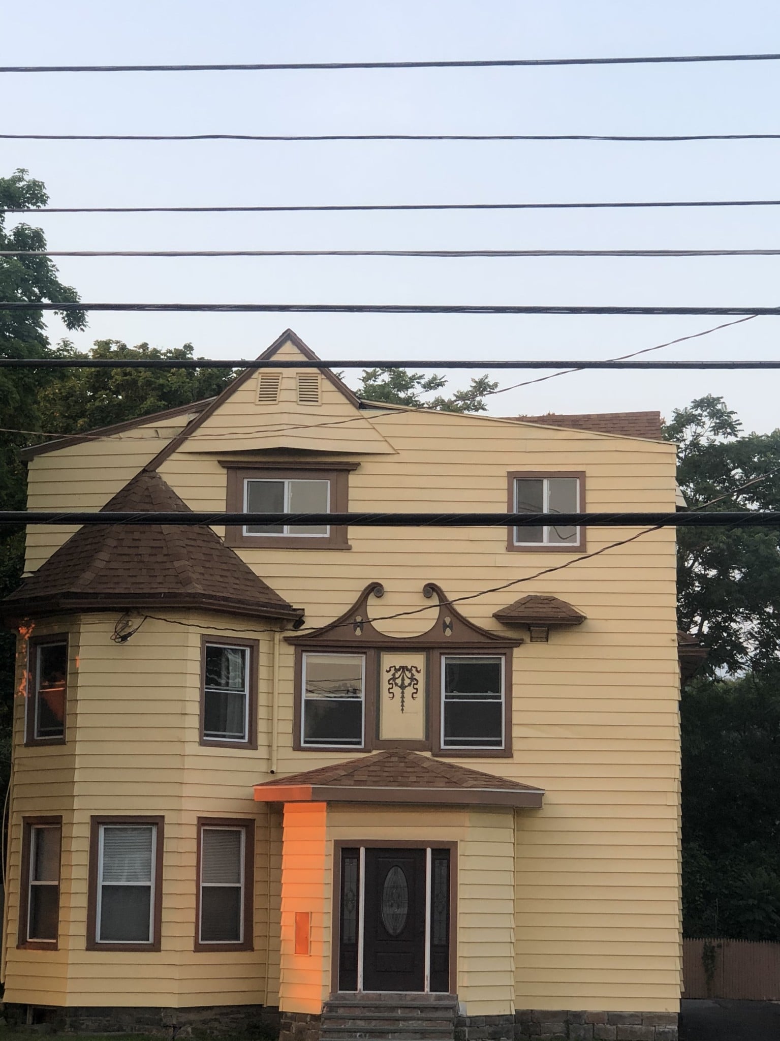 Building Photo - 208 Main St