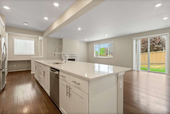 Building Photo - Extravagant Home for Rent - Heart of Covington