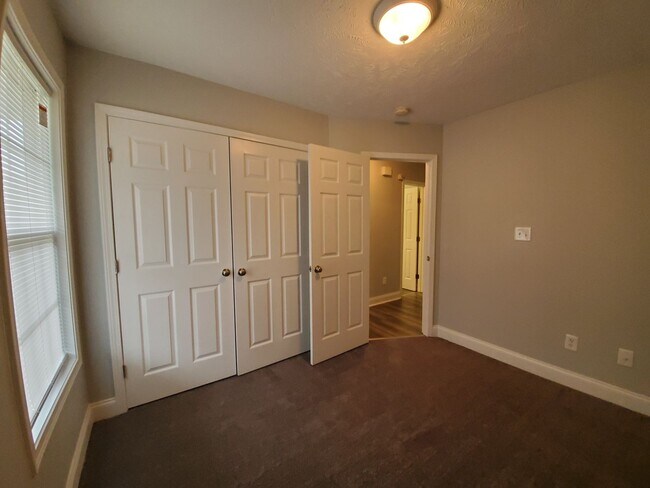 Building Photo - 142 N Copper Creek Dr