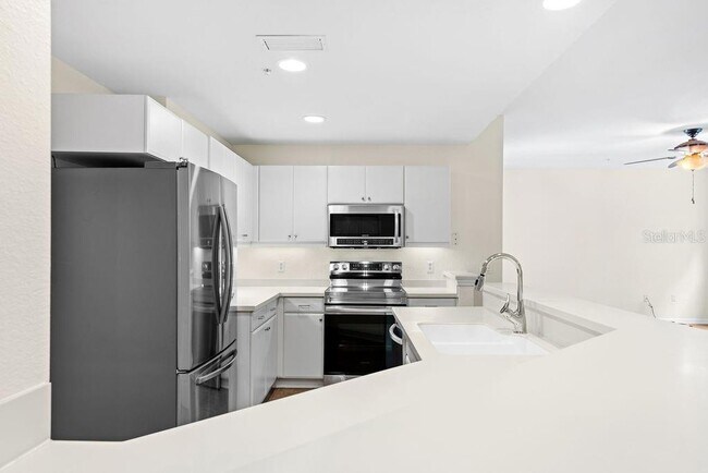 Building Photo - 16483 Gloria Ln