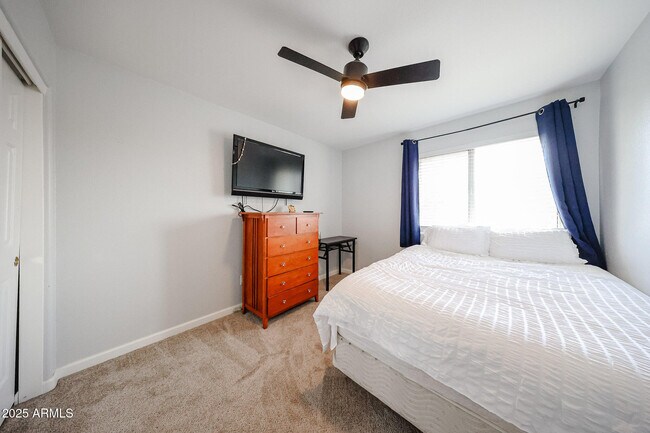 Building Photo - 3902 E Rosemonte Dr