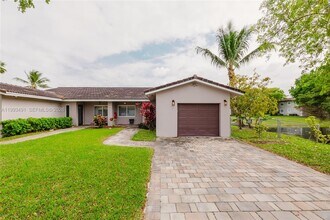 Building Photo - 11320 NW 35th Ct