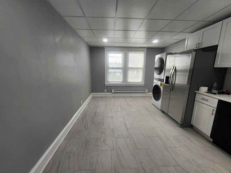 Building Photo - 247 W Duncannon Ave