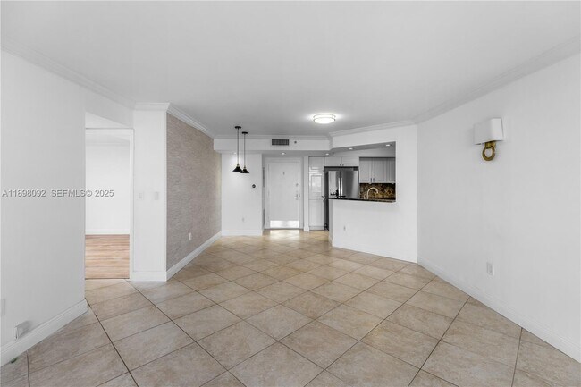 Building Photo - 1800 Sunset Harbour Dr