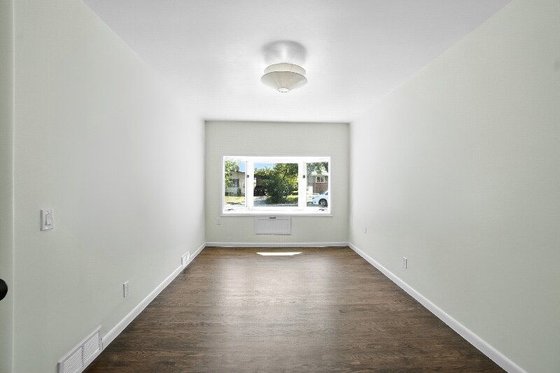 Building Photo - 805 38th St