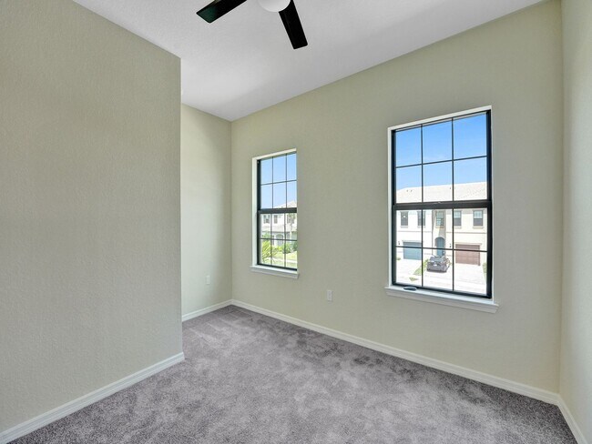 Building Photo - 4825 Chantily Road