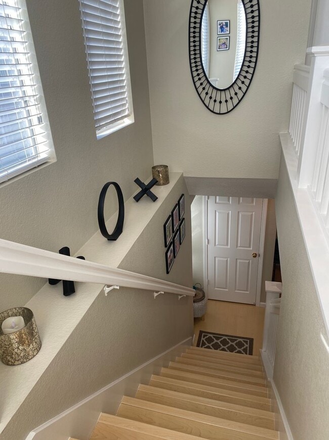 Building Photo - Danville, Shadowhawk 3 Bed, 2.5 Ba., Corner Townhouse, Close to great schools, 2 year lease