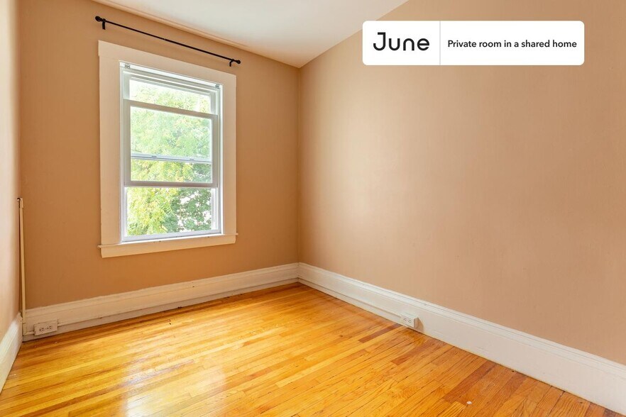 Building Photo - Room in Shared 6 bed/2 bath home
