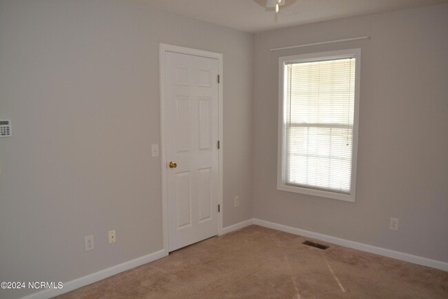 Building Photo - 210 Pecan Grove Dr