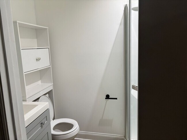 Building Photo - 3 Br 2 Ba