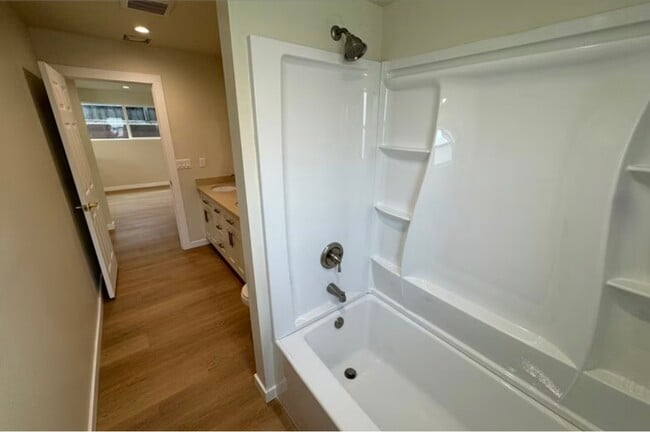 Building Photo - 1676 259th St