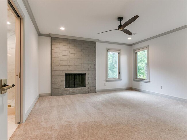 Building Photo - 1201 Glenbrook Dr