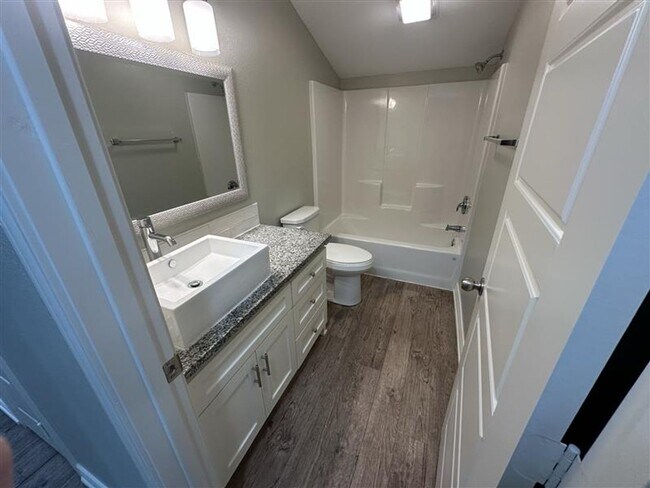 Building Photo - 103 Wade St