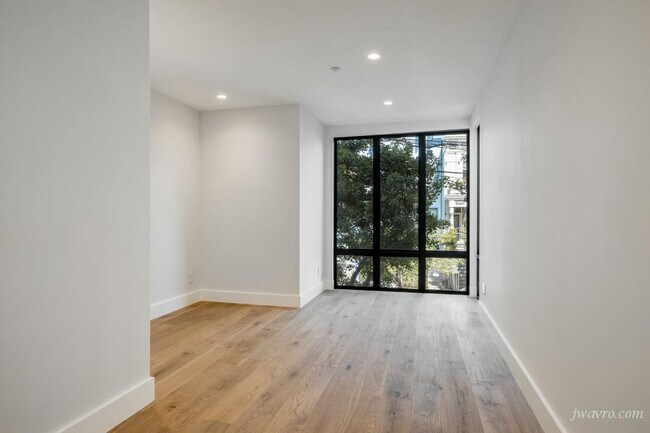 Building Photo - 20 Belcher St