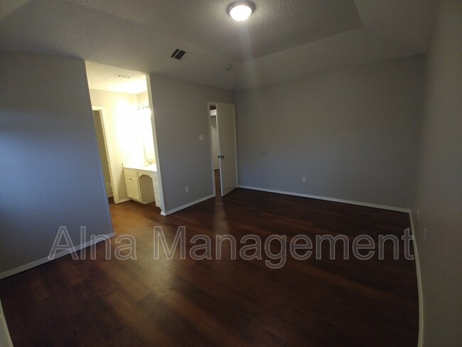 Building Photo - 6461 Whitehurst Dr