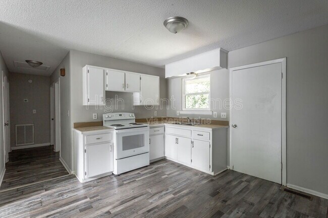 Building Photo - 603 Mountain Trail