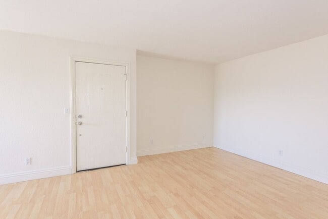 Building Photo - Quiet, Unit in Santee with View!