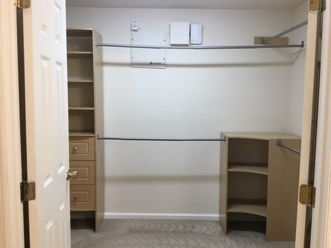 Building Photo - BEAUTIFUL 3 BEDFROOM, ,2.5 BATHROOMS TOWNHOME IN AVALON LAKES