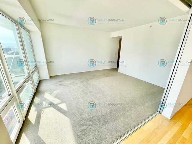 Building Photo - Modern 1 Bedroom 1 Bath Luxury Condo at Th...