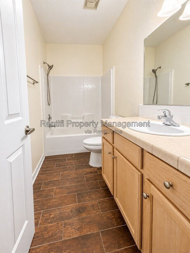 Building Photo - 304 Harry Ave N