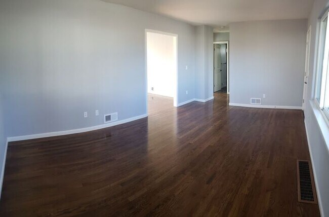 Building Photo - Old Southwest Reno home 3 Bed 2 Bath 1 car...