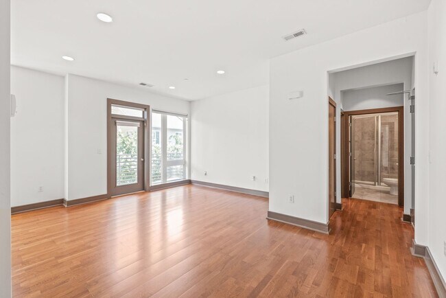 Building Photo - (Coming Soon) Move-in Ready 1 Bedroom Cond...