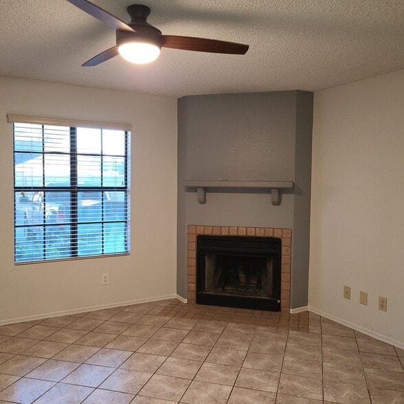 Building Photo - 3491 N Arizona Ave