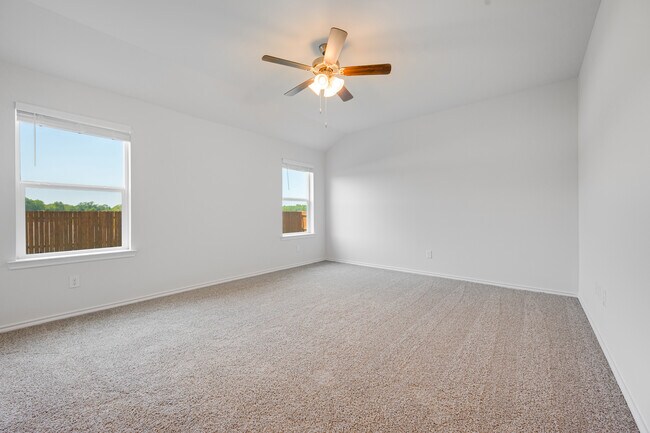 Building Photo - 6077 Freedom Dr