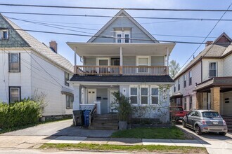 Building Photo - Multi Family Home 2 bed and 1 bath  - Down...