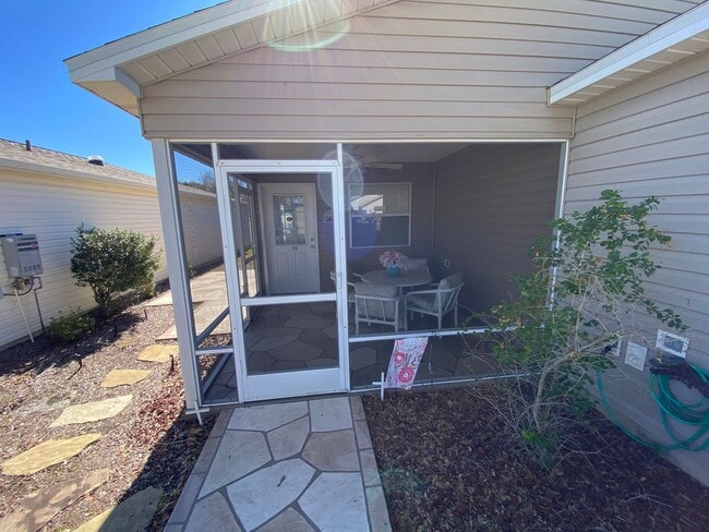 Building Photo - ANNUAL Lease – Turnkey 2+2 Patio Villa in the Desirable Village of Bonnybrook