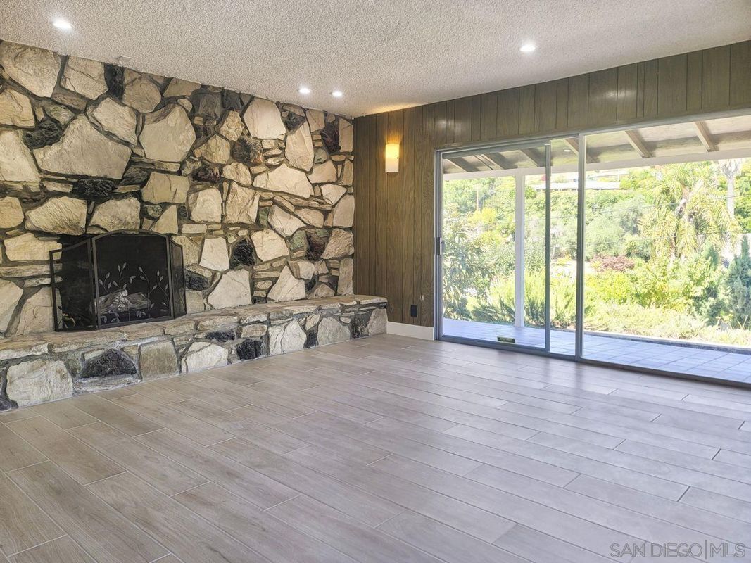 Building Photo - 151 W Hillside St