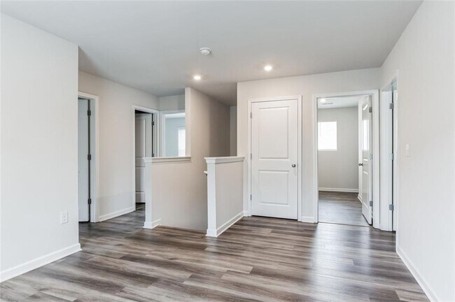 Building Photo - 512 Amelia Ct