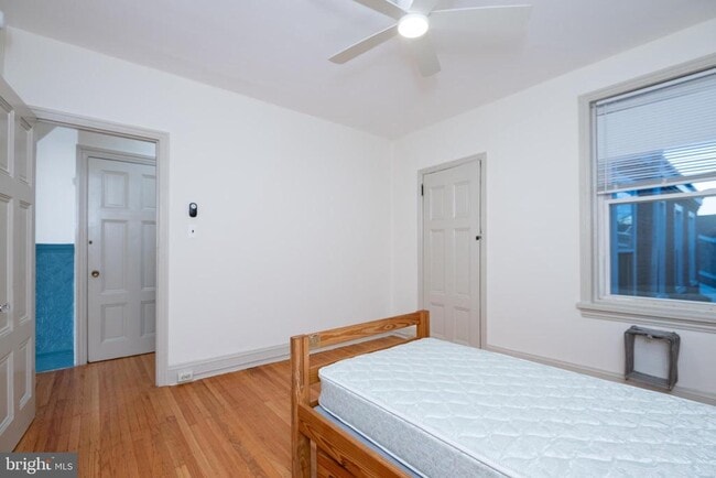 Building Photo - 932 N 5th St