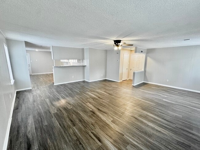 Building Photo - 4627 Buffer Dr