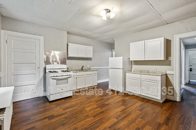Building Photo - 3720-3726 Baytree St