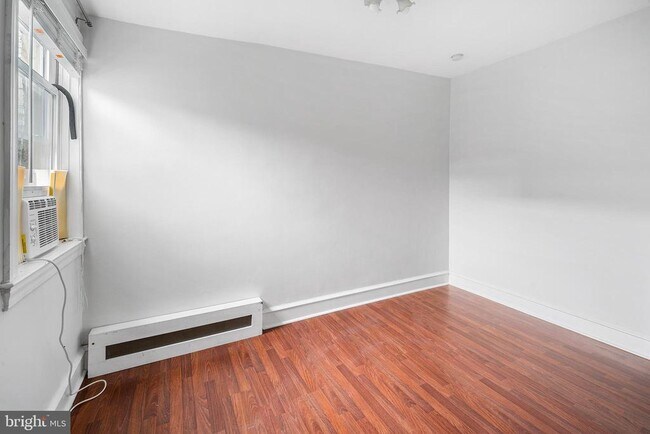 Building Photo - 623 Gerritt St