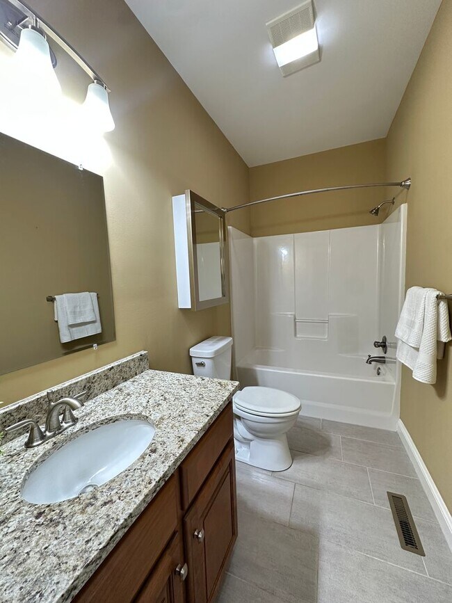 Building Photo - Lovely Custom Built Home with 2 Car Garage and Lots of Privacy