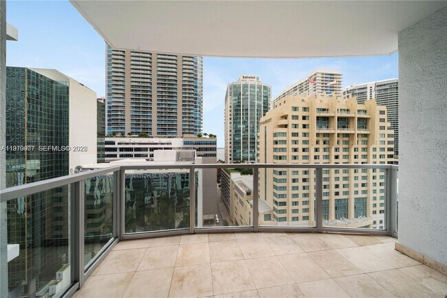 Building Photo - 1060 Brickell Ave