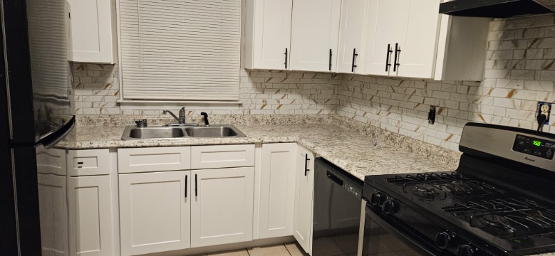 Building Photo - 102 Batiste Garden Cir