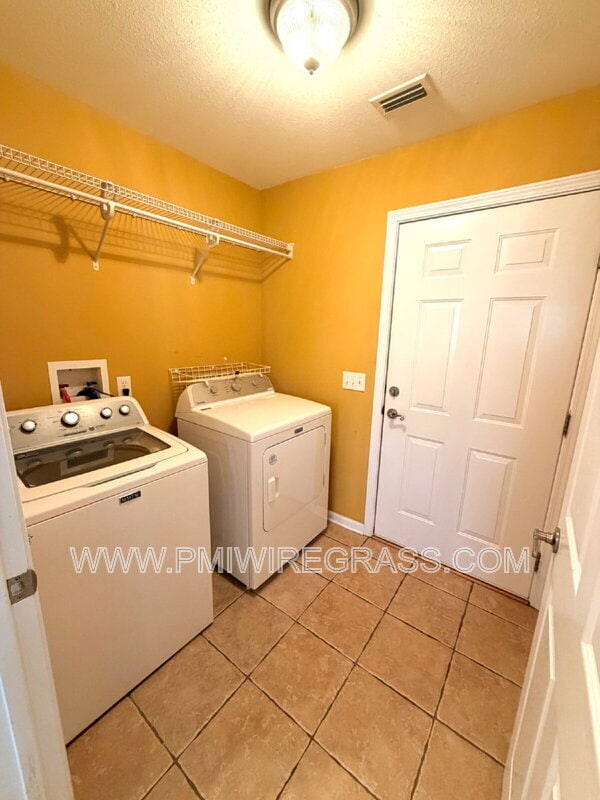Building Photo - 201 Windsor Garden Dr