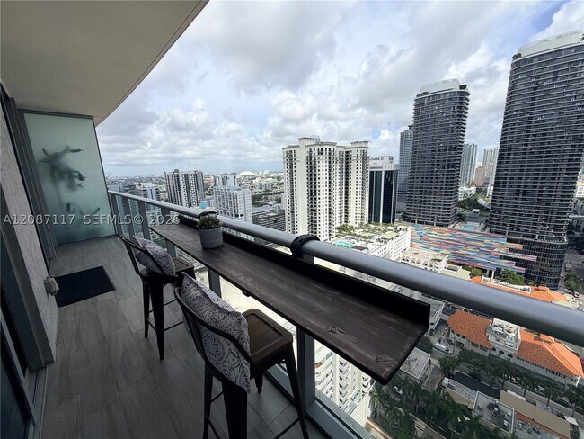 Building Photo - 1100 S Miami Ave