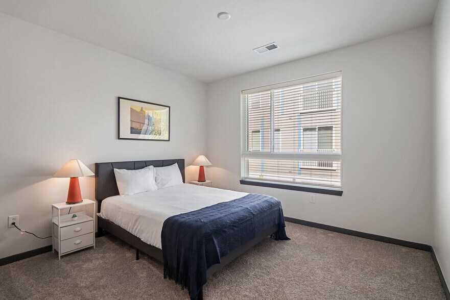 Building Photo - 6160 N Rural St