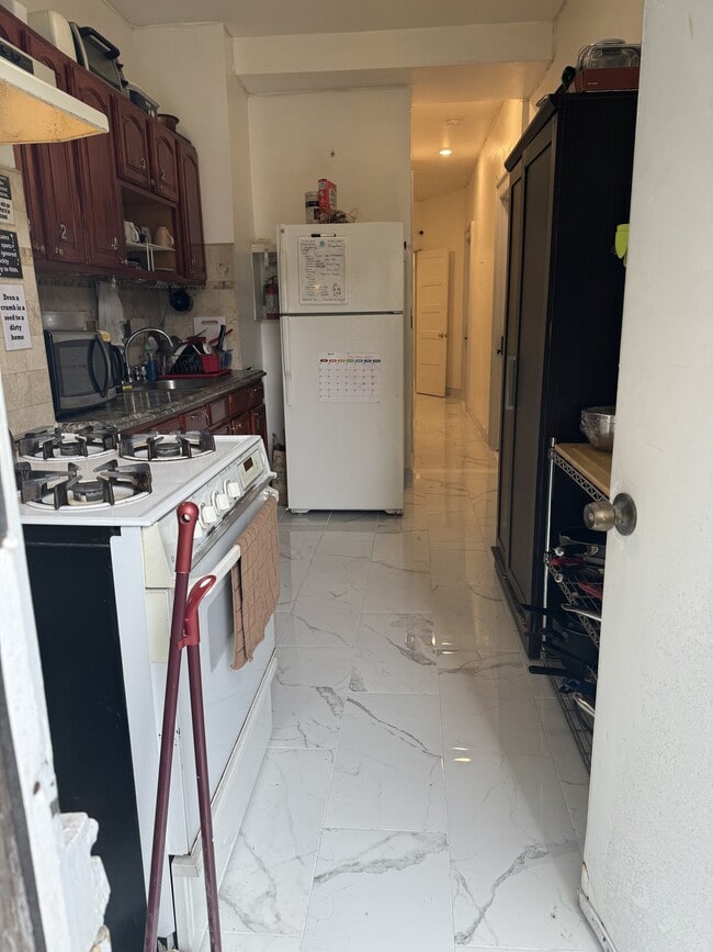 Building Photo - 535 E 29th St