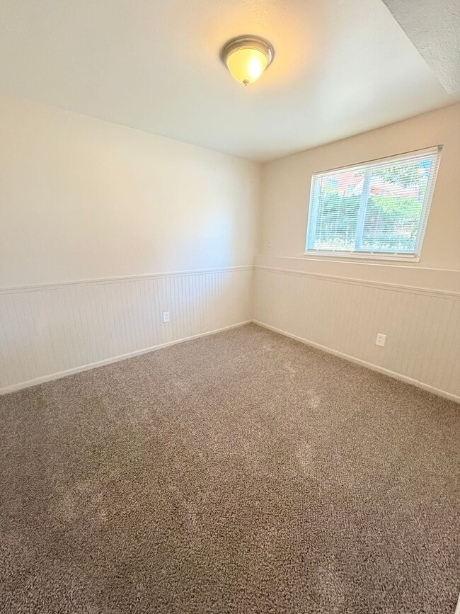 Building Photo - 1805 Eagle View Dr