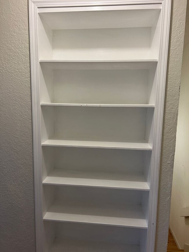 Building Photo - New Price $2,100.00 South Davis Townhome On Veranda Terrace,  3+1.5, Garage, Small backyard, Frui...